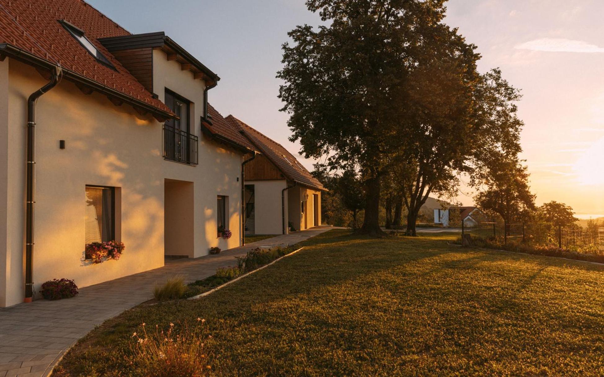 Hotel Hisa Na Ravnah Pišece Exteriér fotografie